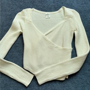 Hollister white long sleeve sweater